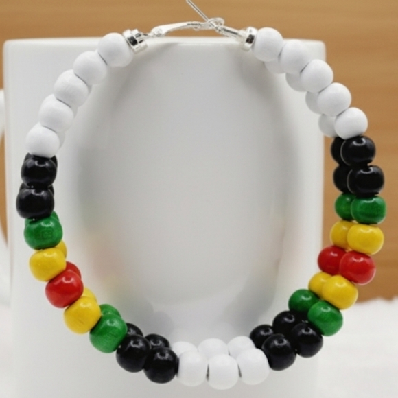 Rasta hoop earrings, African earrings with wooden beads, large hoop earr… - Picture 2 of 10